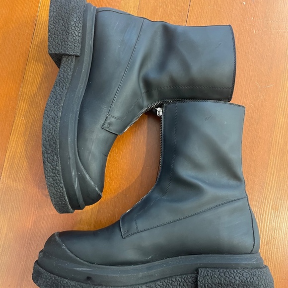 Stuart Weitzman Charli Zip Sport Bootie US Womens 10 / EU 40.5 - Picture 5 of 6